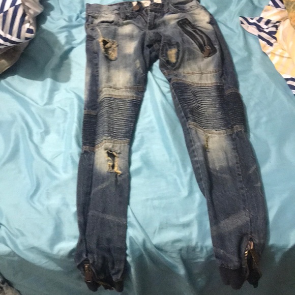 Jeans - Picture 1 of 2